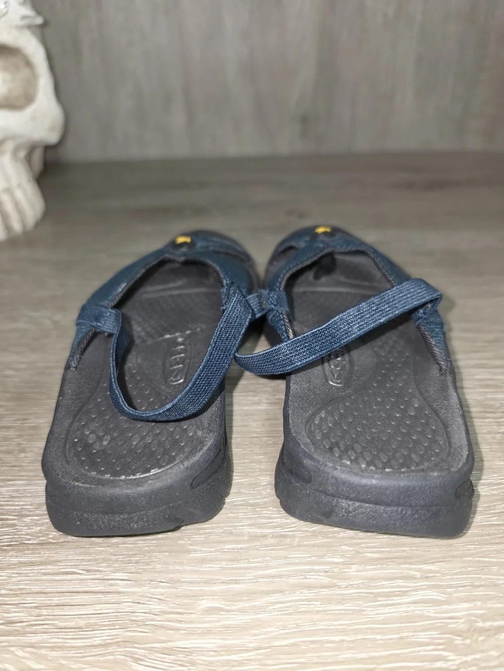 Keen Kids Teal and Black Toe-Protect Sandals with Heel Strap Small Child 11